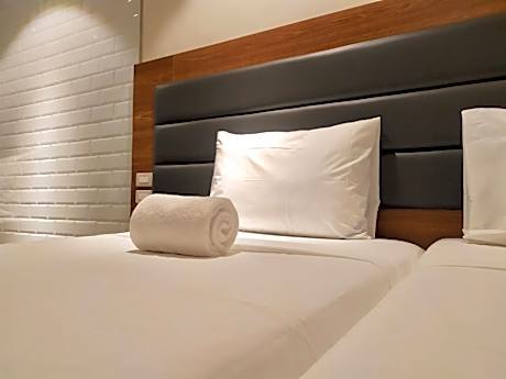 Deluxe Double or Twin Room with Garden View