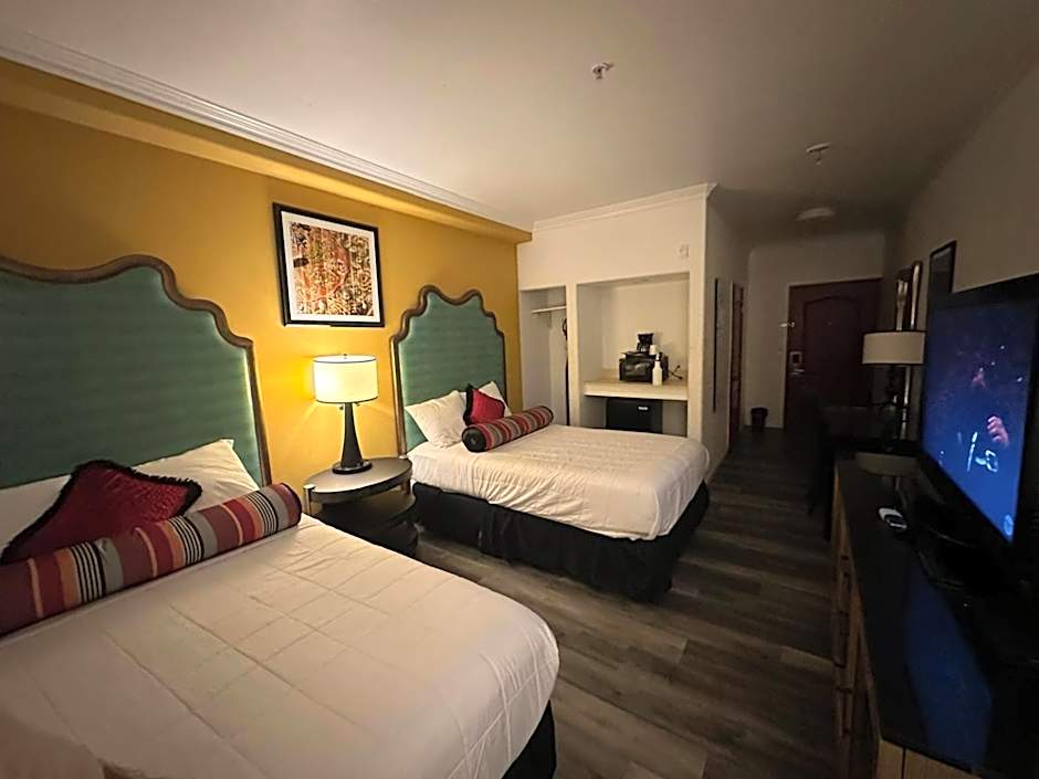 Howard Johnson by Wyndham Bakersfield