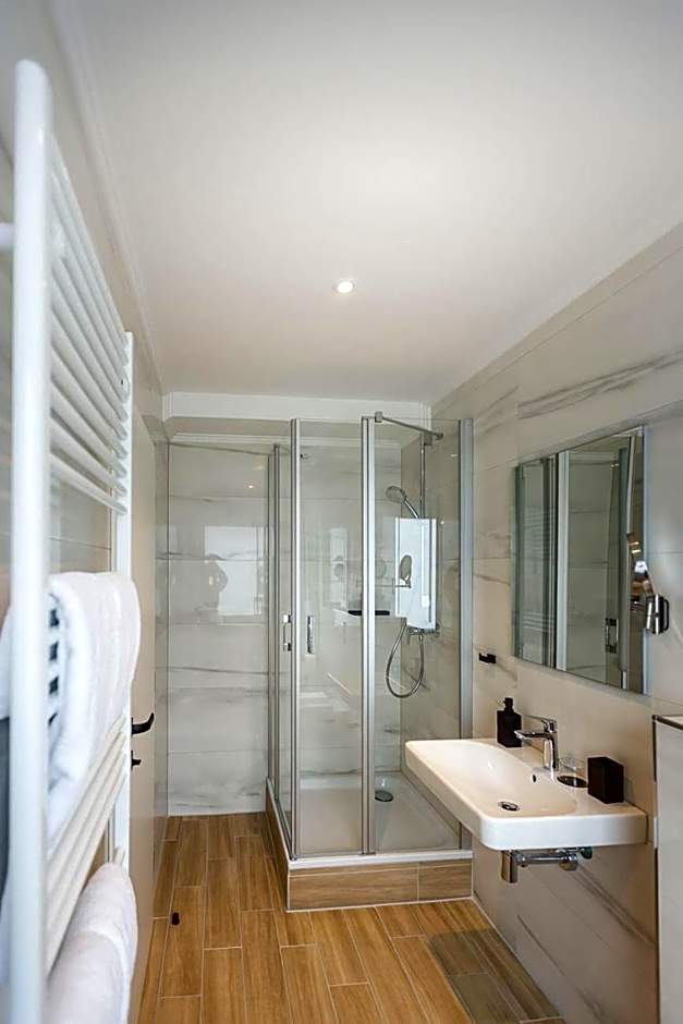 Delphi Hotel & Restaurant