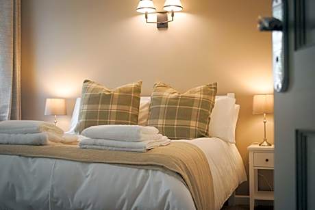 Lemon Tree Rooms - Newly Refurbished Coastal Stay