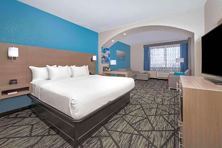 La Quinta Inn & Suites by Wyndham Alvarado