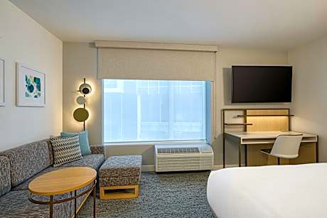 Studio, 1 Queen, Sofa bed