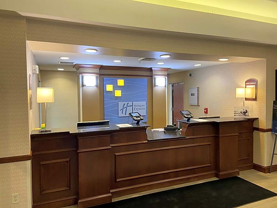 Holiday Inn Express Hotel & Suites Grand Forks By IHG