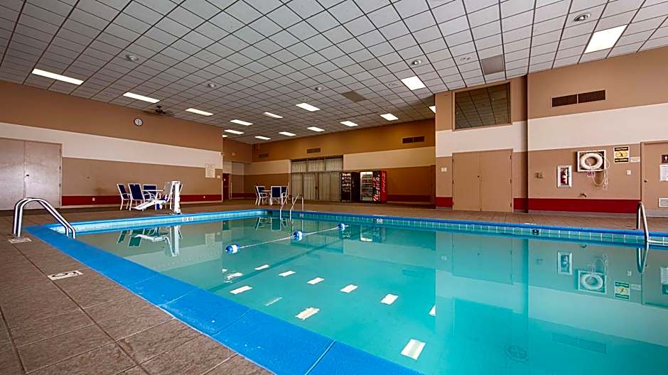 Rock Island Inn & Suites Marshalltown