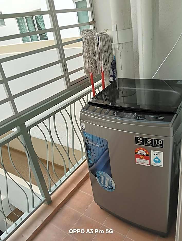 Sekinchan HighView Penthouse 15pax 5R5B 顶层公寓 看海 看稻田景