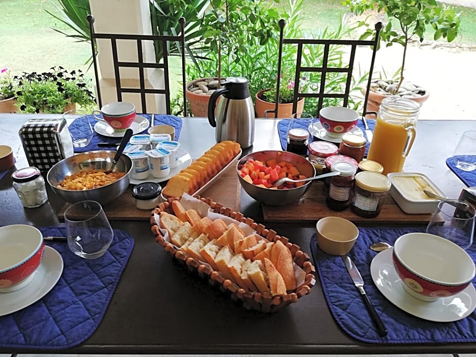 La Goutadou – Cabannes, Bouches-du-Rhône, NY