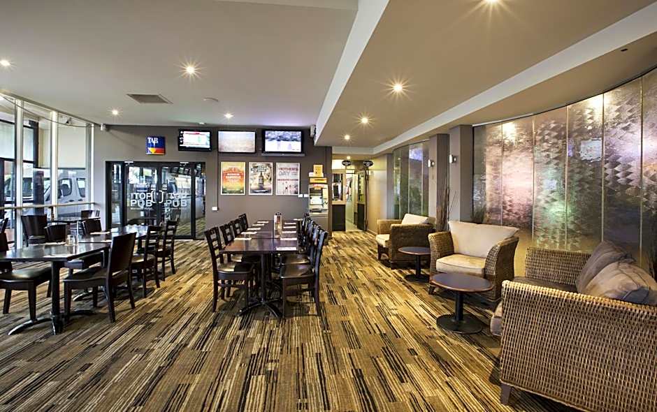 Nightcap at Morwell Hotel