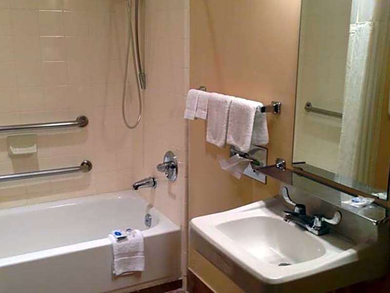 Americas Best Value Inn Hillsboro