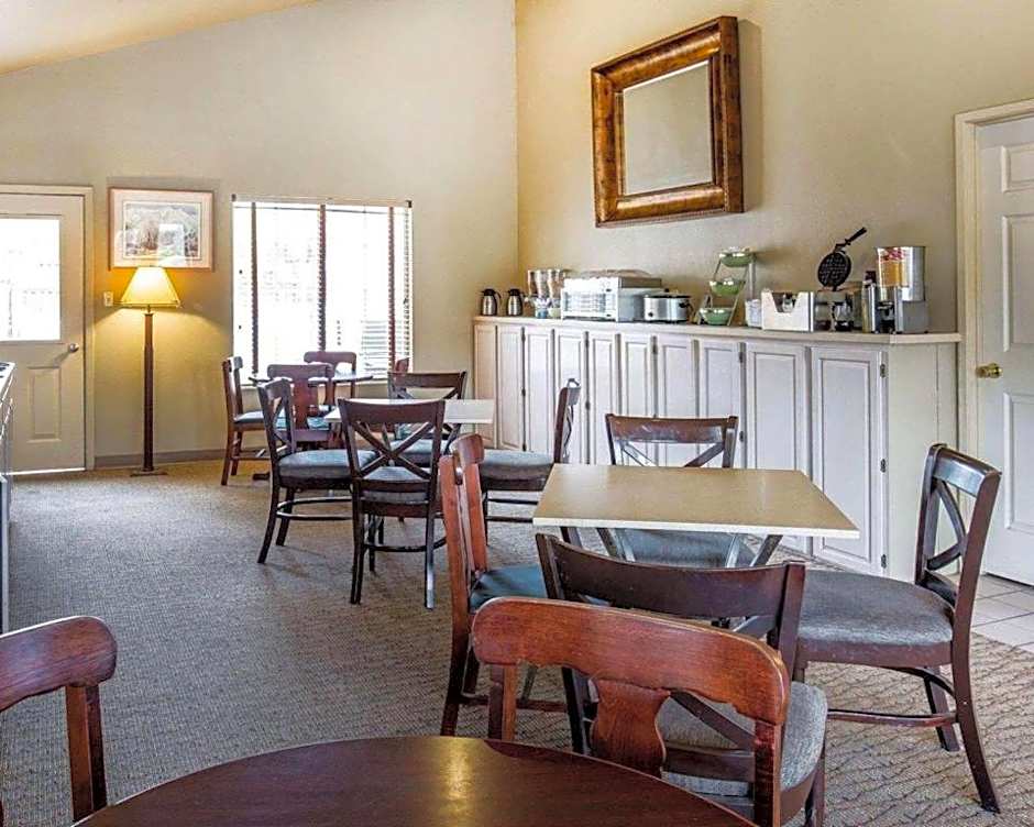 Quality Inn & Suites Minden