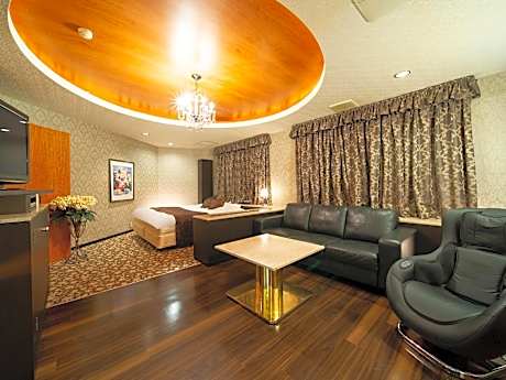 ROOM ROYAL - Smoking