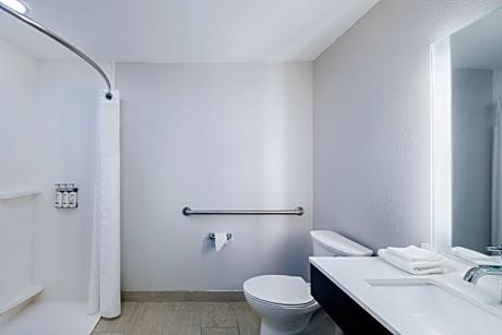 1 King Standard Mobility Accessible