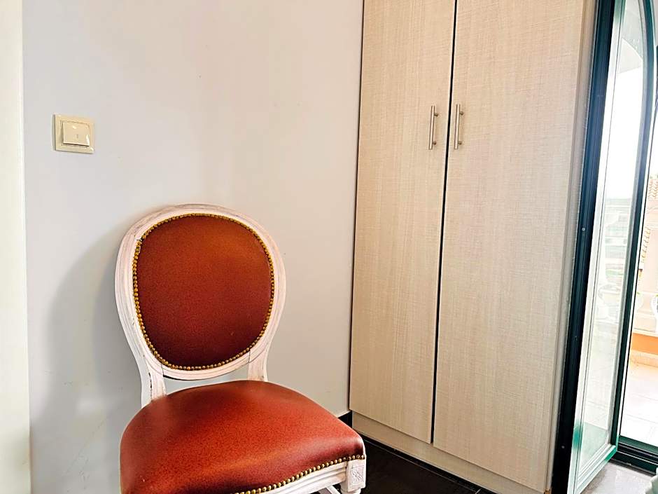 Infinity blue beach apartments - Renovated Apartments 2 Minutes from the Sea & Pool with Scenic Views