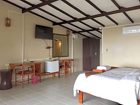 Deluxe Suite with Sea View