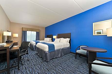 2 Queen Beds Standard Extra Floor Space