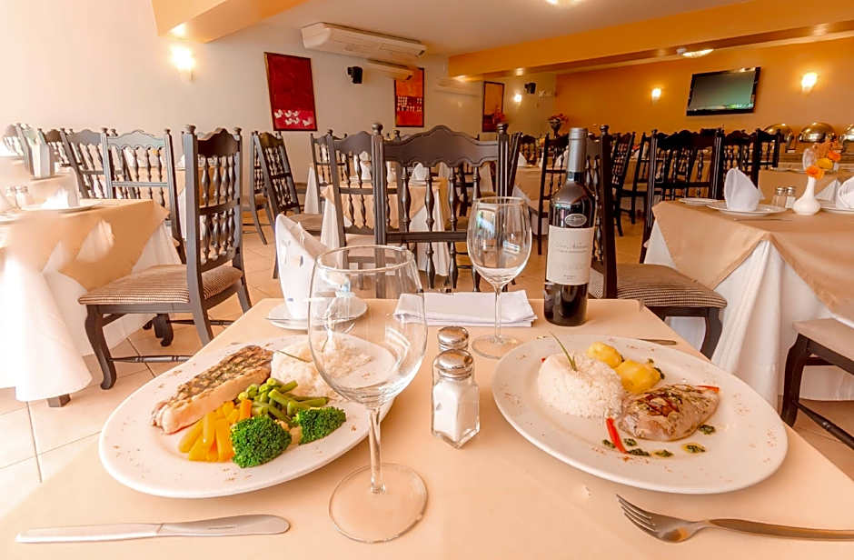 Thunderbird Carrera Hotel & Casino