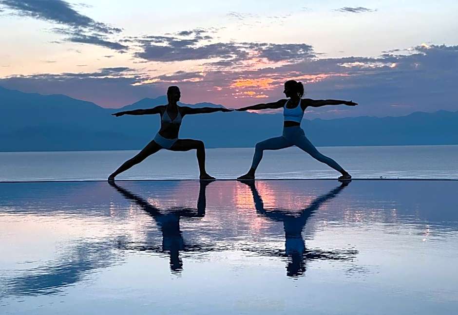 WHITE DONKEY BOUTIQUE Hotel