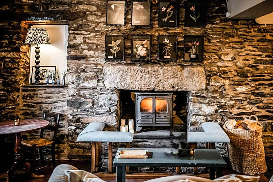 The Hare & Hounds Inn