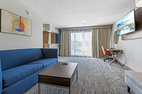 1 King Bed Hospitality Suite Non-Smoking