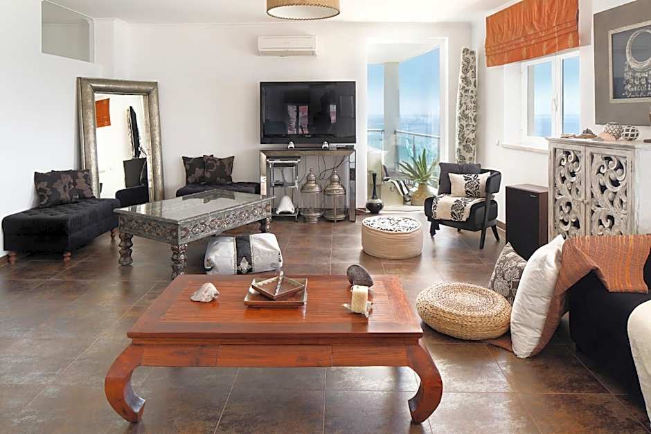 CALI Deluxe Holidays, Sesimbra