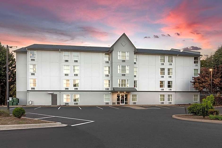 Rodeway Inn & Suites
