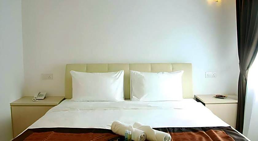 Peach Hill Hotel & Cafe