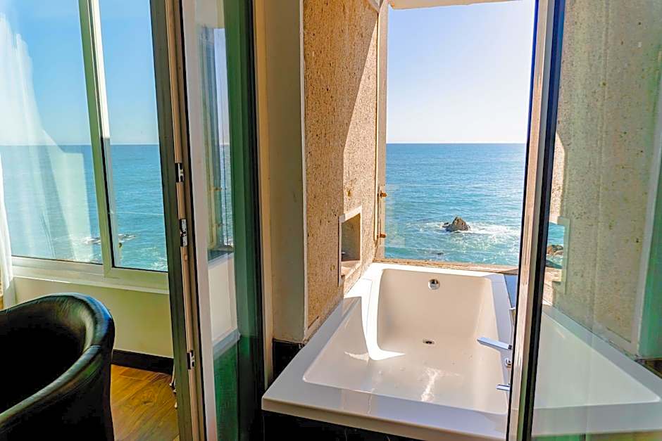 Radisson Blu Acqua Hotel & Spa Concon