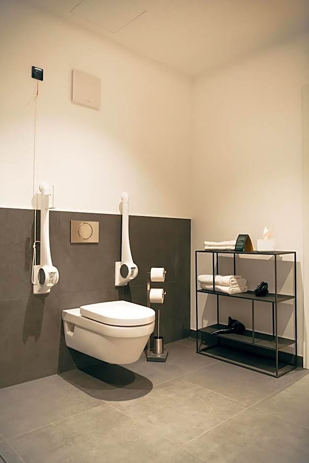 TARGET WORLD Hunter's Lodge