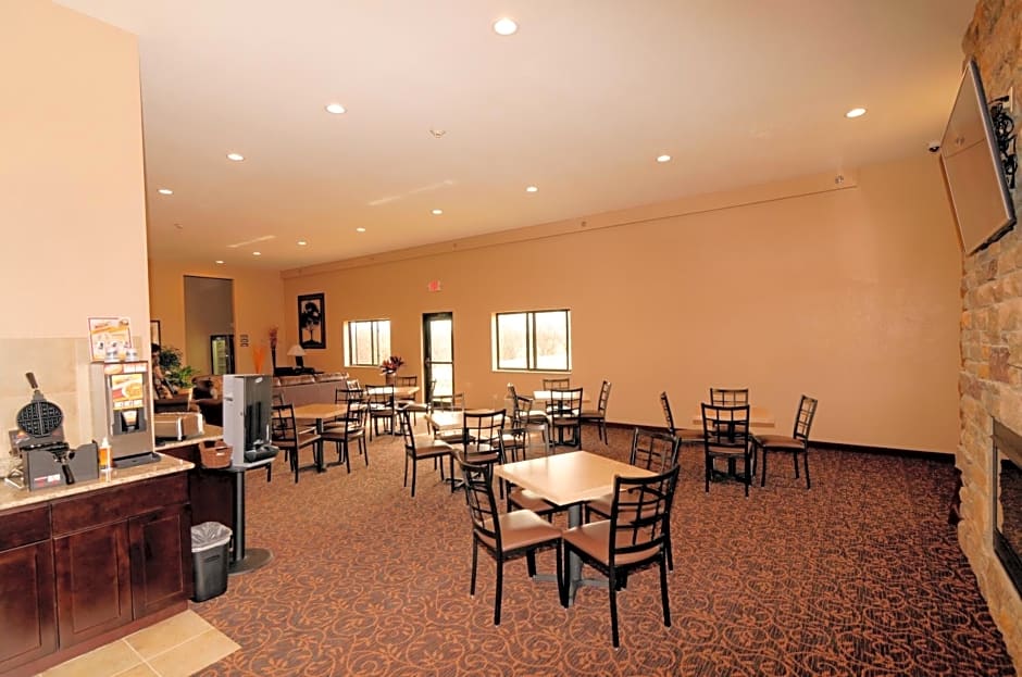 Cobblestone Inn & Suites - Denison | Oak Ridge