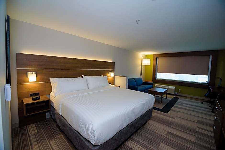 Holiday Inn Express & Suites McKinney - Frisco East By IHG