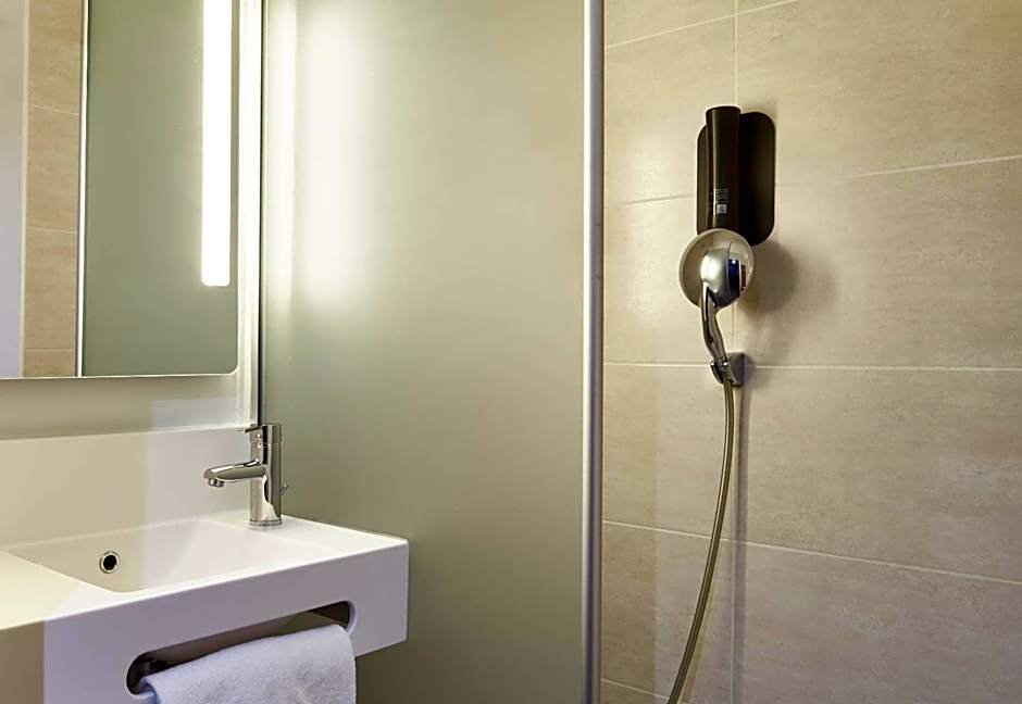 B&B HOTEL NANTERRE Rueil-Malmaison