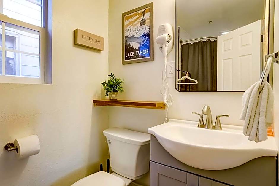 Tahoe Mountain Inn