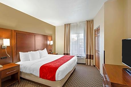 King Suite - Non-Smoking