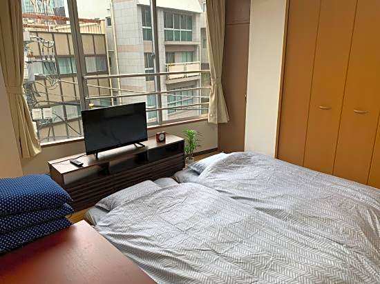 Yoyogi Apartment 2-401