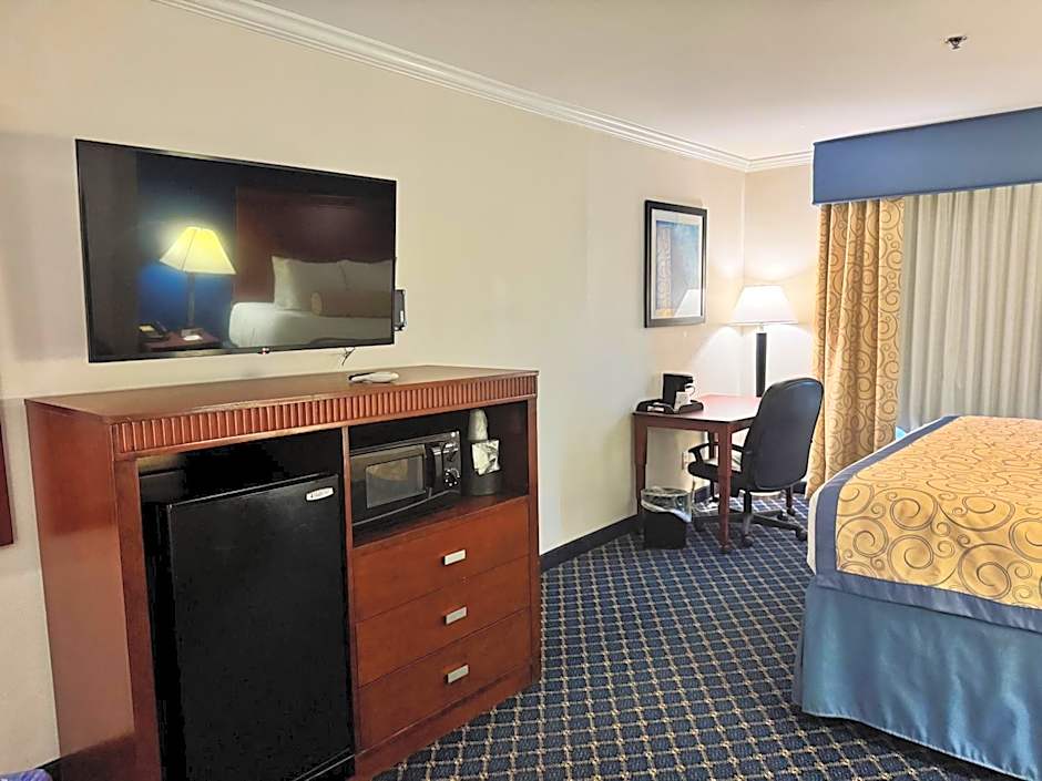 Baymont by Wyndham McComb