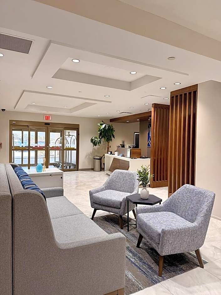 Holiday Inn Express & Suites Ottawa West - Nepean by IHG