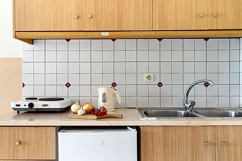 Sandy Maria studio 103