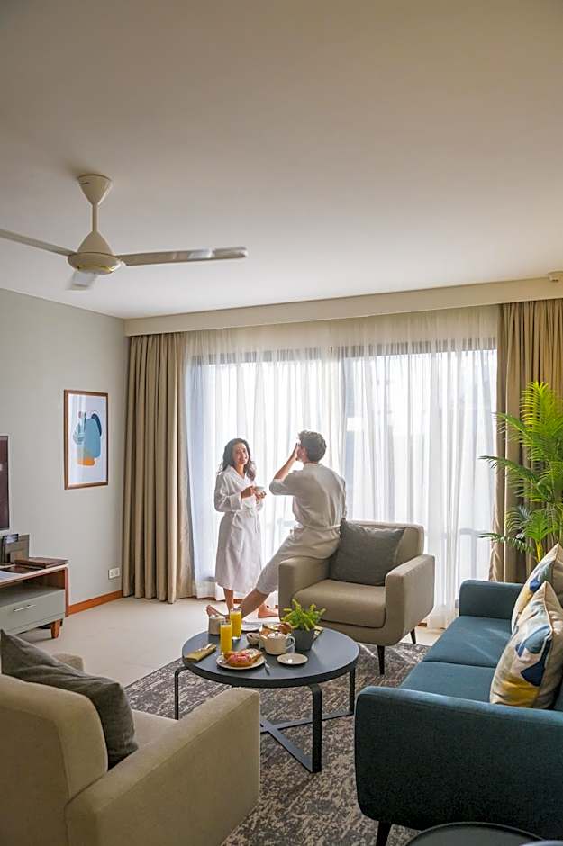 Sea Cliff Court Hotel & Luxury Apartments