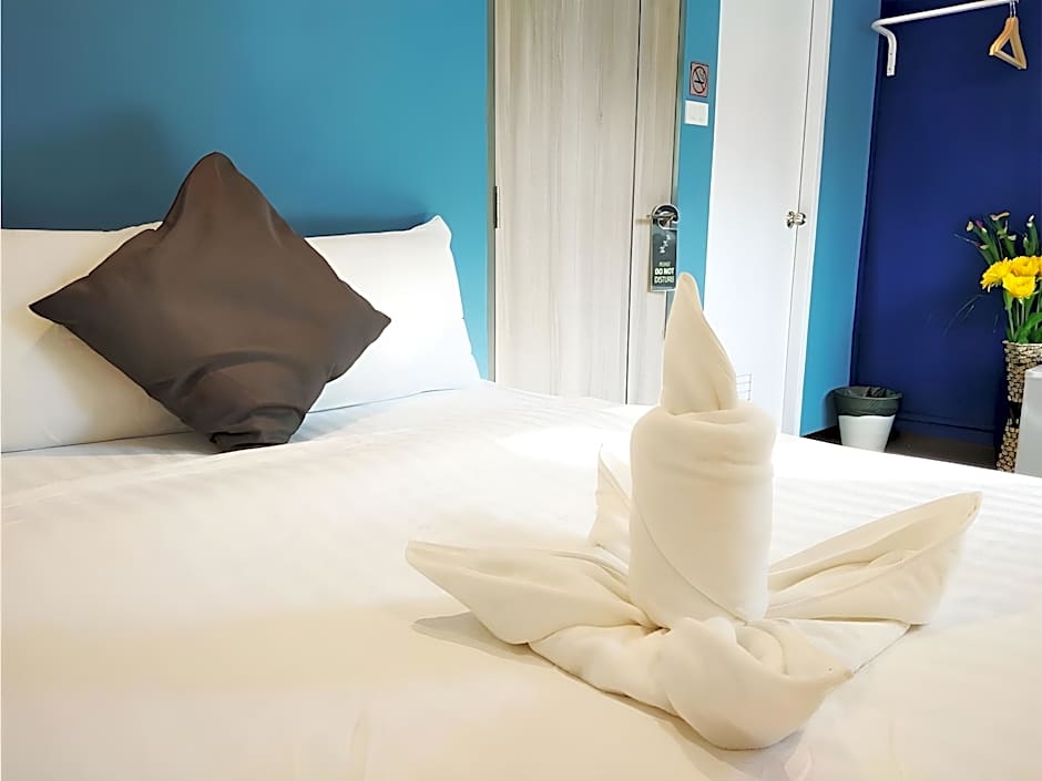 Sleep with Me Bangkok - BTS Phra Khanong