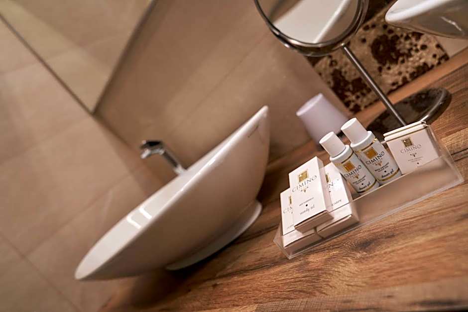 Amsterdam Suite Hotel & SPA