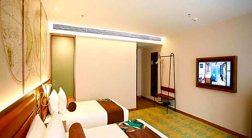 James Joyce Coffetel Harbin Railway Station Songlei Yuanda Pedestrian Street