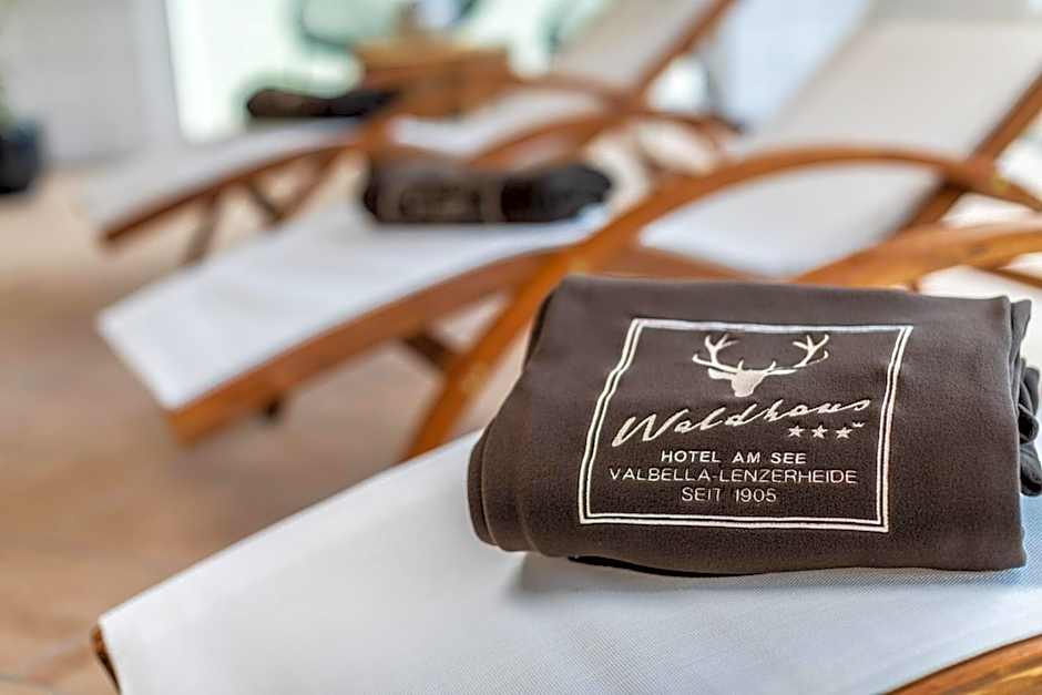 Hotel Waldhaus am See