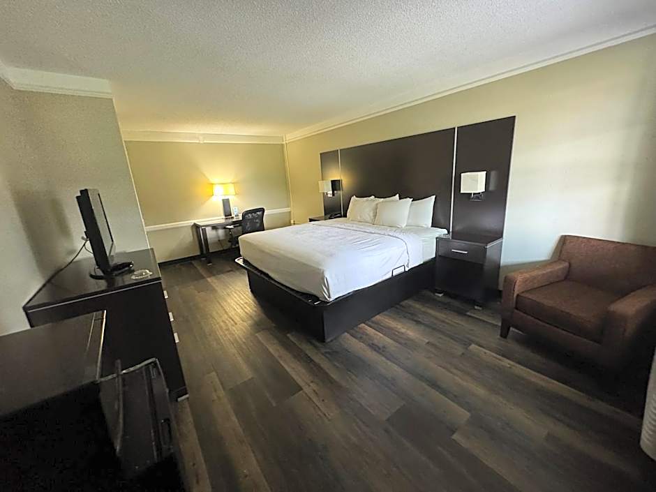 Quality Inn & Suites Tuscaloosa near University