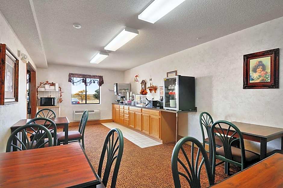 Super 8 by Wyndham Wakeeney