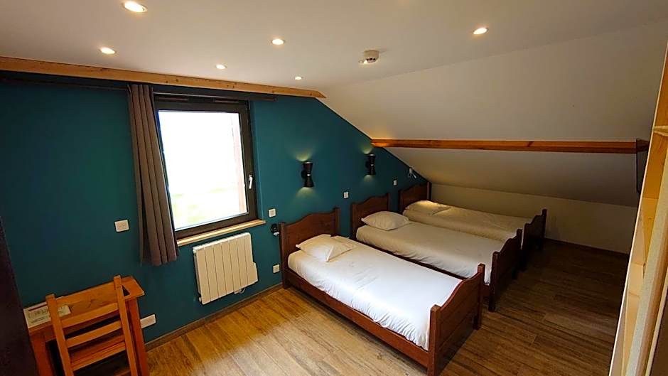 Triple Room with Private Bathroom — 4 fotoğraftan 1. fotoğraf