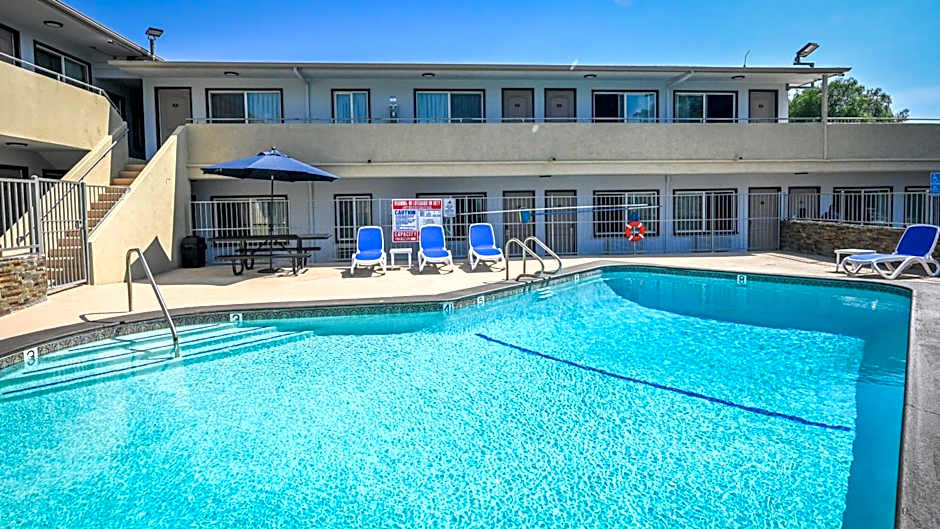 Sea Rock Inn - Long Beach