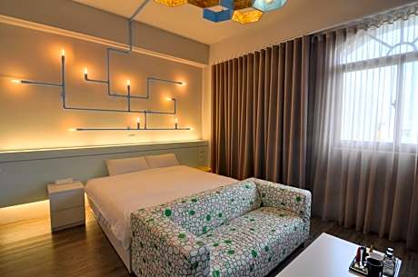 Deluxe King Suite