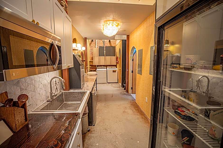 Social Stays - Santa Barbara's FIRST hostel on State Street