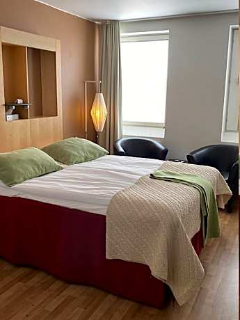 Standard Double Room with Shared Bathroom