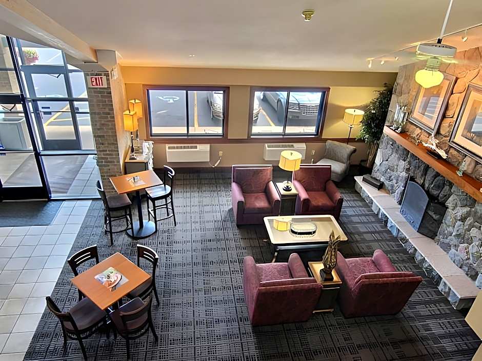 Blossom Hotel & Suites Traverse City
