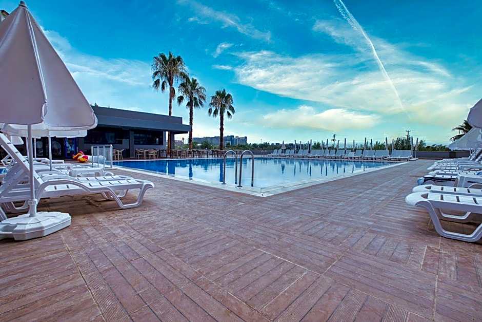 Laristone Suite Spa Hotel